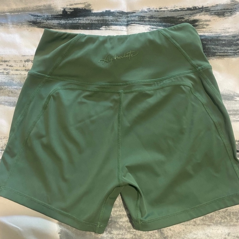 Alphalete Pulse Surge Short size L
